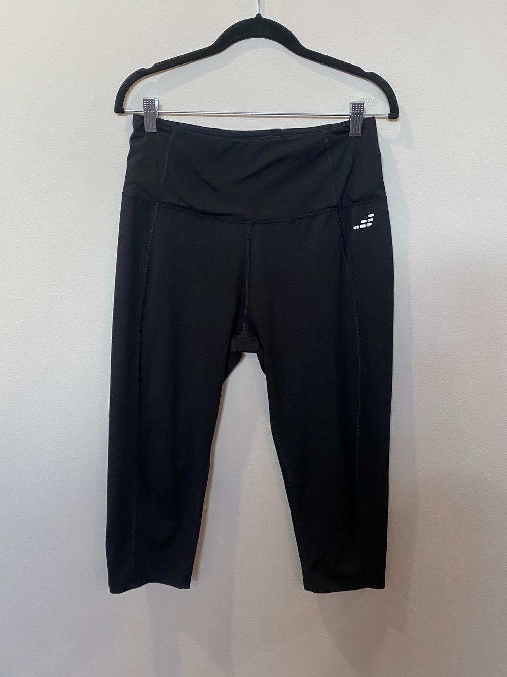 BCG Black High-Waist Cropped Performance Sports Capri Leggings